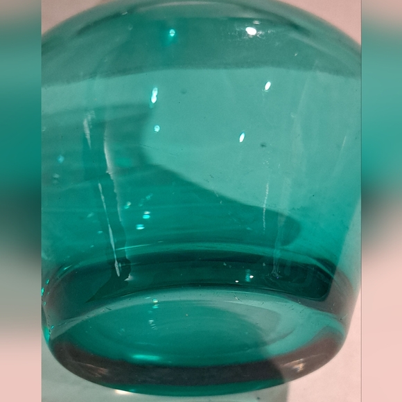 Two vintage brown and green glass small vases. - Picture 5 of 6